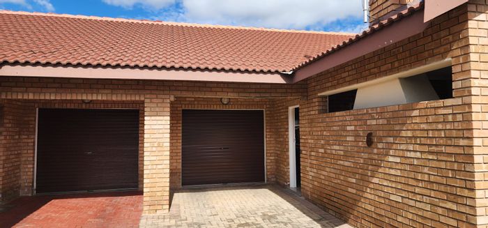 For Sale: Townhouse in Waterberry Country Estate with Garage and Braai Area.