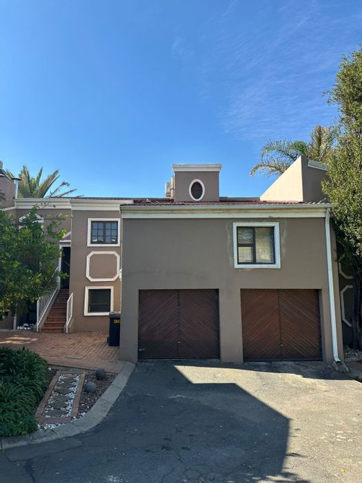 For Sale: Peacehaven Flat with 4 Bedrooms, Pool, River Access, and Security.