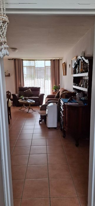 2-Bedroom Flat with Balcony, Lounge, Dining Room in Vanderbijlpark Sw 1 To Rent.