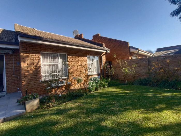 For Sale: Townhouse in Vanderbijlpark Central with pool, lapa, and garden features.
