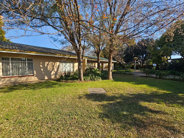 For Sale: House in Duncanville with 2 bedrooms, community amenities, and security.
