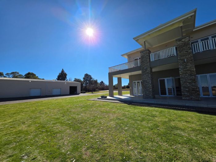 For Sale: House in Deneysville Central with pool, helipad, and multiple amenities.