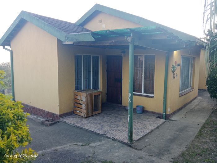 Northdale House For Sale: 3 Bedrooms, spacious yard, ideal for families and entertaining.