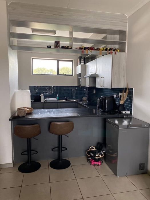 For Sale: 2-Bedroom Apartment in Pierre Van Ryneveld with Secure Access and Amenities.