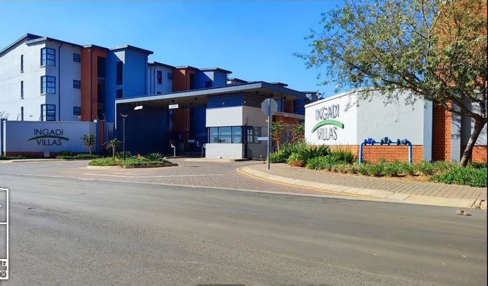 Glen Marais Apartment For Sale: Secure estate, two bedrooms, covered parking, great amenities.