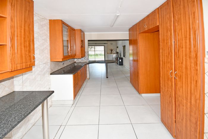 For Sale: Buccleuch House with 4 beds, cottage, pool, and secure parking.