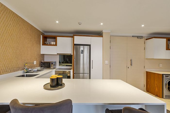 2 Bedroom Apartment To Rent in Morningside with utilities included and great views.