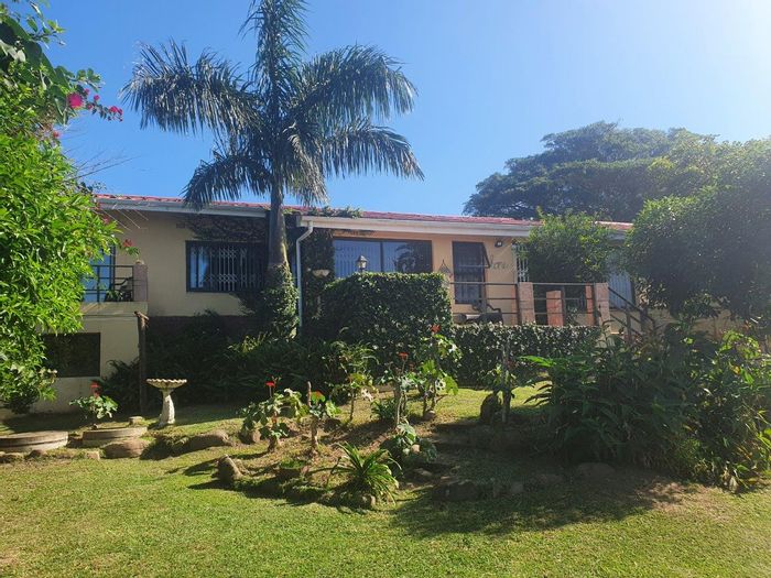 Sea Park House For Sale: 4 beds, flatlet, pool, jacuzzi, sea views.