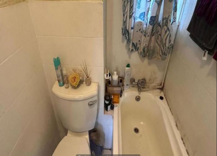 2-Bed Apartment For Sale in Glen Marais with Carport and Pool Access.