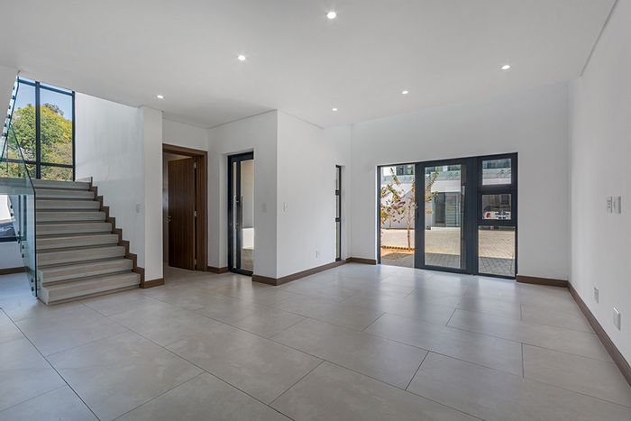 To Rent: 3-Bedroom Apartment with Inverter, Private Garden in Strathavon.