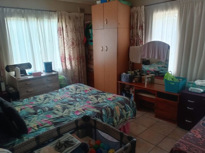 Northdale House For Sale: 3 Bedrooms, large yard, carport, secure living.