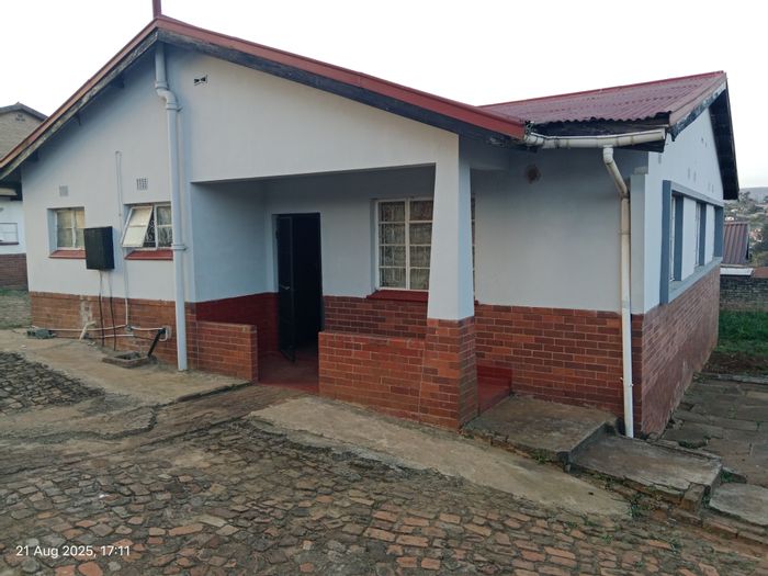 Northdale House For Sale: 5 bedrooms, flatlet, ample parking, near schools and shops.