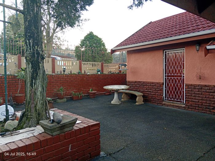 Northdale House For Sale: 3 Bedrooms, spacious yard, large carport, secure gate.