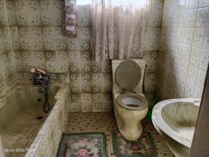 Northdale House For Sale: 4 Bedrooms, 3 Bathrooms, Lock-Up Garage, Convenient Location.