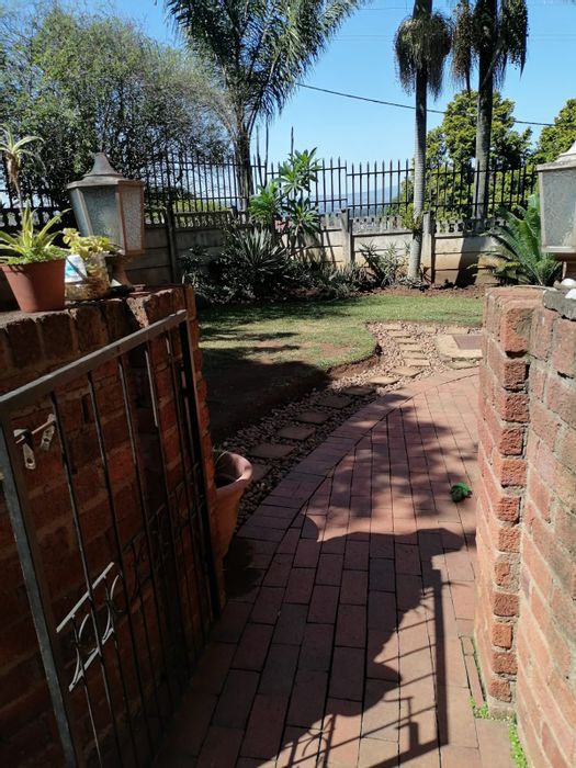 For Sale: 3-Bedroom Townhouse in Dunveria with private garden and secure parking.