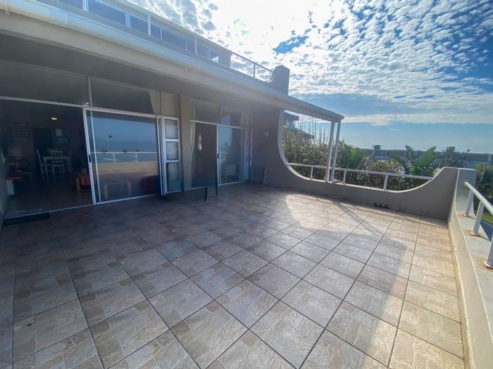 3-Bedroom Apartment for Sale in Manaba Beach with Ocean Views and Beach Access.