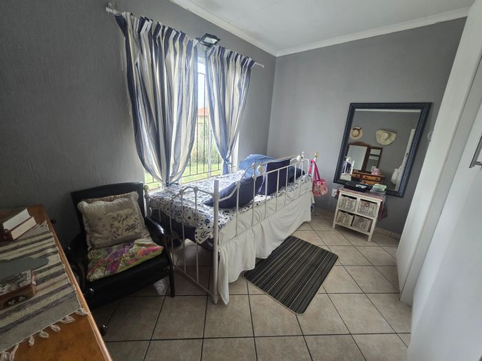 Rayton Central House For Sale: 3 bedrooms, open-plan living, double carport, deck.