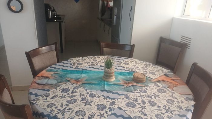 Amanzimtoti Apartment For Sale: Ocean views, pool access, near schools and amenities.