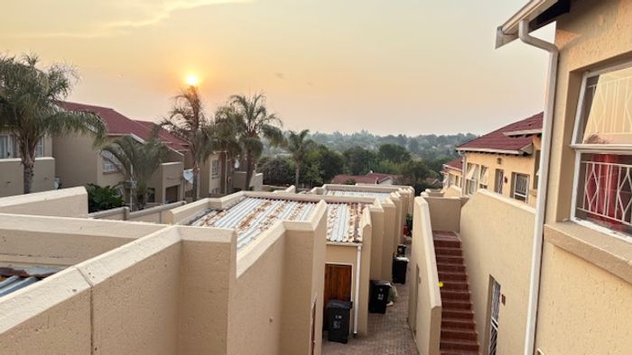 Vorna Valley Apartment For Sale: 2 Bedrooms, pool, garage, 24/7 security.