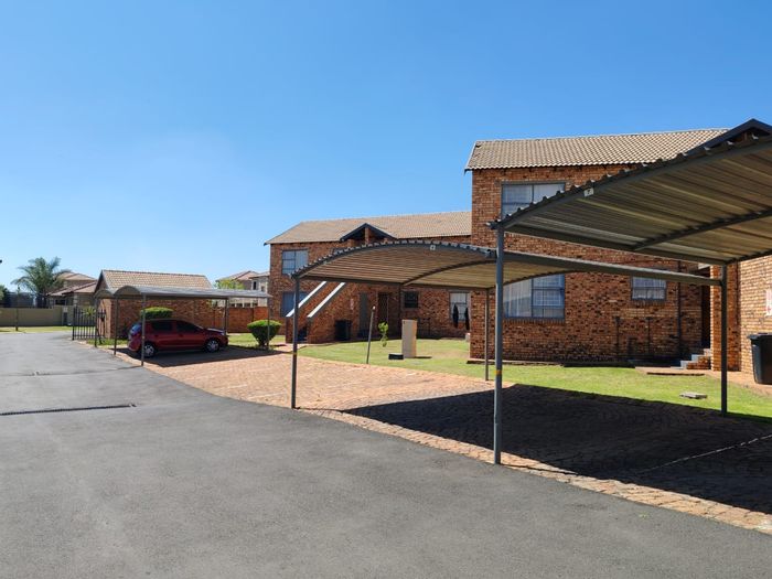 2-bedroom apartment at Arundo Estate for sale, ground floor convenience awaits!