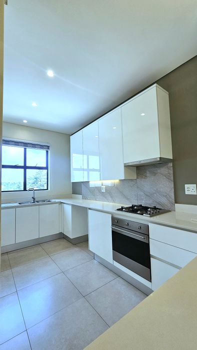 Morningside Apartment To Rent: 2 Beds, Open-plan, Private Balcony, Secure Complex.