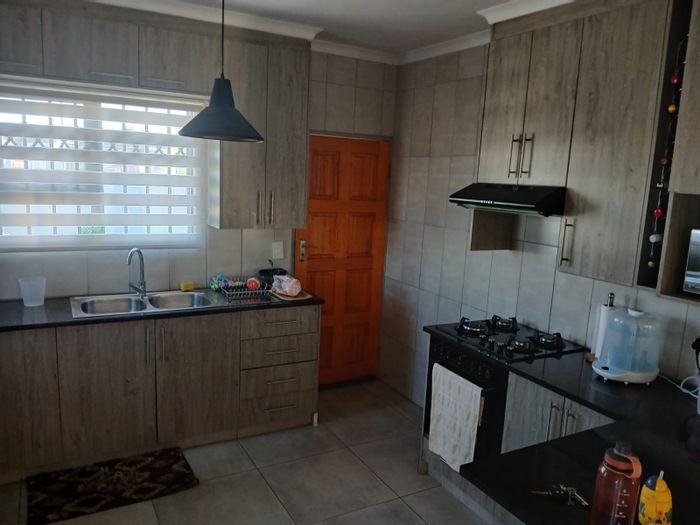 Rayton Central House For Sale: 3 beds, secure estate, garden, double carport.