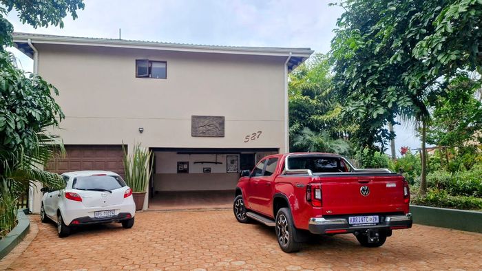 Trafalgar House For Sale: Ocean views, multiple living options, and ample parking.