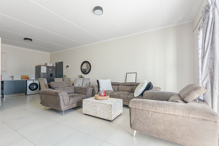 For Sale: Apartment in Carlswald with 24-hour security, pool, and gym access.