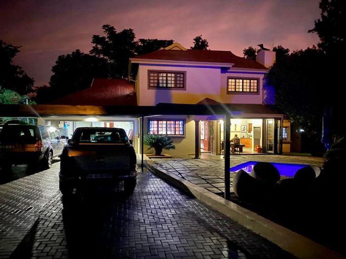 For Sale: House in Cullinan Central with 4 bedrooms, pool, and workshop.