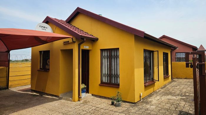 2-Bedroom House For Sale in Soshanguve East, near main roads and mall.