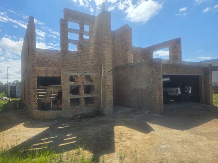 Rayton Central House For Sale: 5 bedrooms, study, double garage, secure estate living.