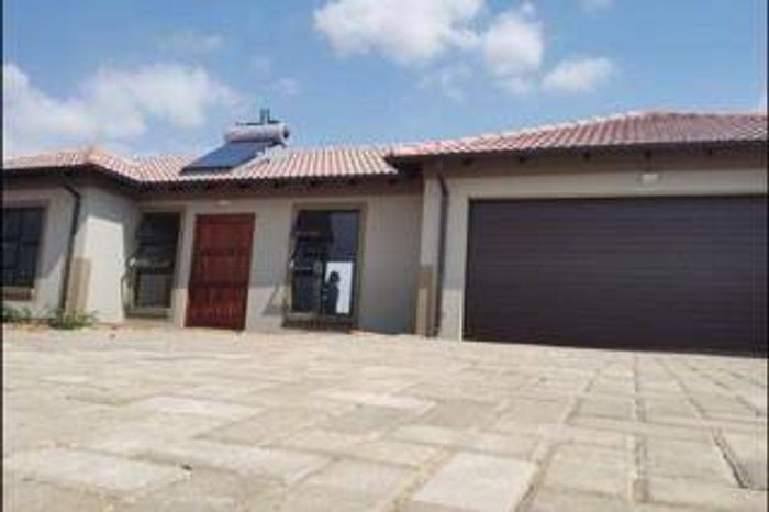 For Sale: House in The Orchards with 3 beds, private gardens, and 24-hour security.