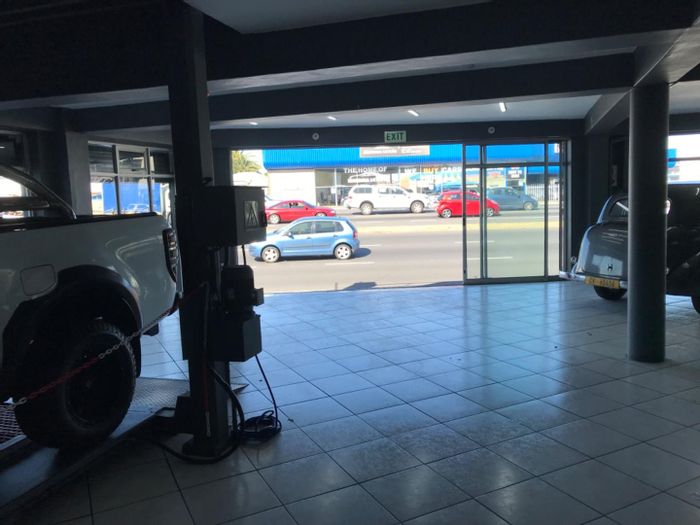 Commercial Property For Sale in Richmond Estate: High Traffic, Mixed-Use Zoning, Expansion Potential.