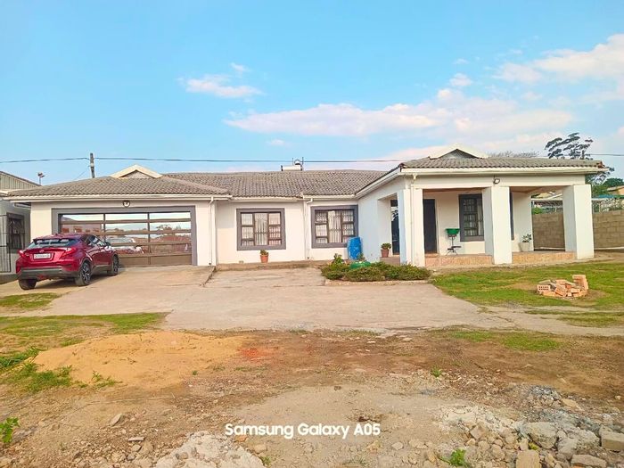 Ingele House For Sale: 3 beds, 2 baths, double garage, inverter, and extra rooms.