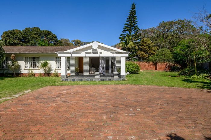 Walmer House For Sale: 3-bedroom main home, 2 additional dwellings, Airbnb potential.