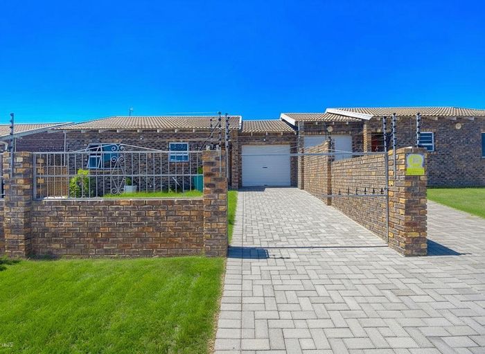 For Sale: House in Parsons Ridge with 3 bedrooms, 2 baths, and garage.