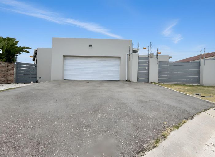 House To Rent in Parsons Ridge: 4 beds, 3 baths, secure access, solar system.