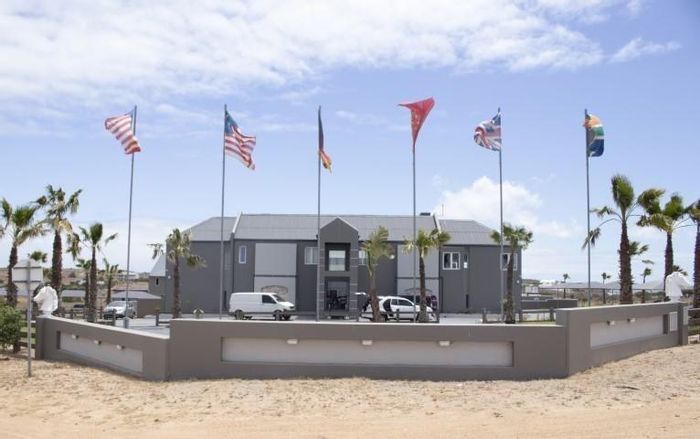 For Sale: House in Long Acres Country Estate with spa pool and ample space.