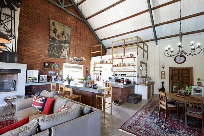 For Sale: House in Long Acres Country Estate with pool, garages, and livestock space.