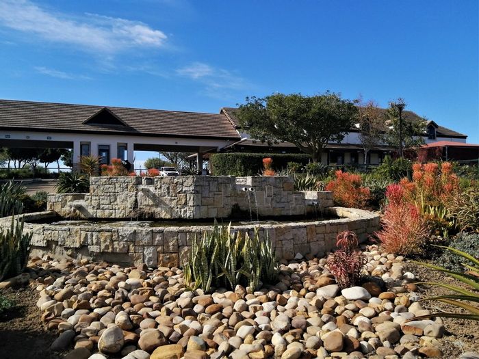 Vacant Land for Sale in Mount Royal Golf Estate, 868 m², secure community.