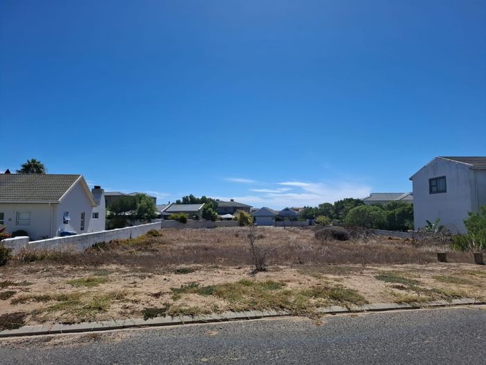 Vacant Land Residential for Sale in Country Club - 1198 m², endless possibilities await.