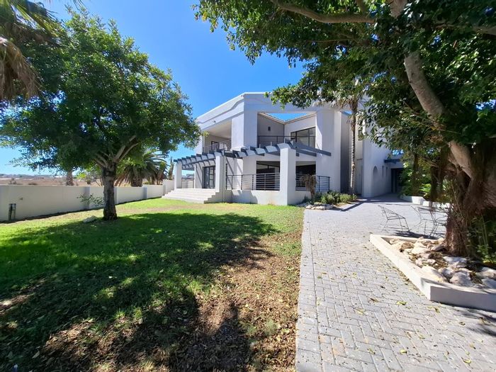 For Sale: Spacious Myburgh Park house with flatlet, study, and outdoor entertainment area.