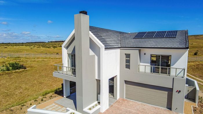 For Sale: House in Langebaan Country Estate with 3 beds, golf course access.