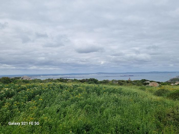 Vacant Land Residential For Sale in Hoogland, 878m² near greenbelt and amenities.