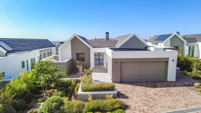 For Sale: 2-Bedroom House in Langebaan Country Estate with garage and study nook.