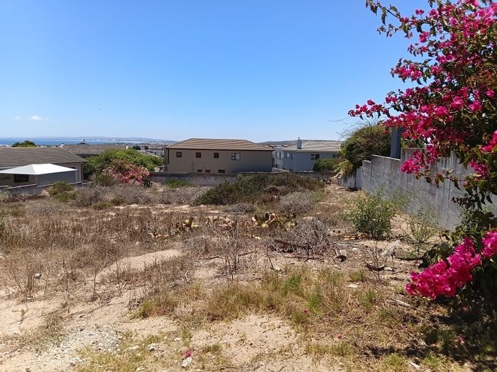 Vacant Land Residential for Sale in Country Club with lagoon views and amenities.