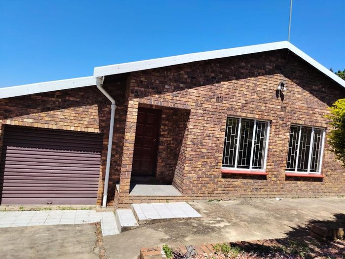 For Sale: House in Orient Heights with 3 bedrooms, garage, and scenic views.