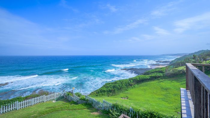 For Sale: House in Sheffield Beach with private beach access, pool, and sea views.