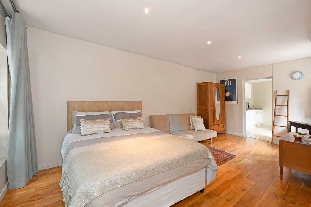 One bed flatlet with kitchen&ensuite