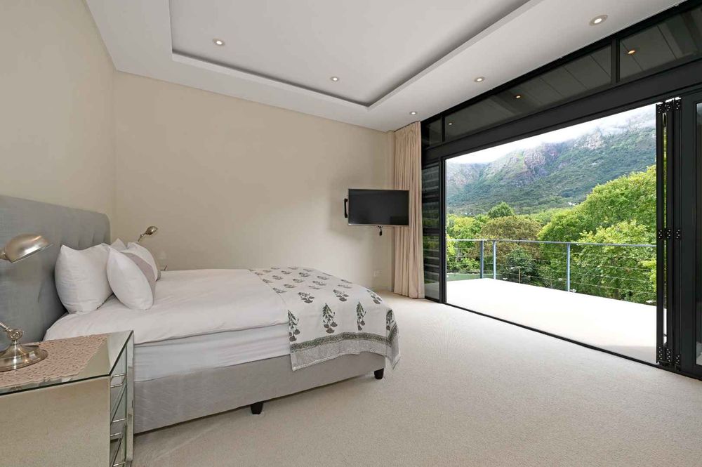 Main bedroom with uninterrupted mountain view.